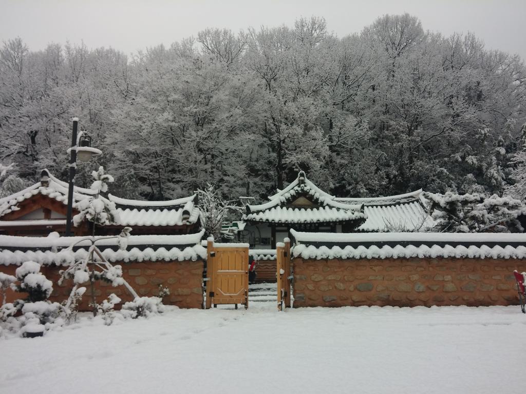 Jiwoo Dang Hotel Csondzsu Kültér fotó