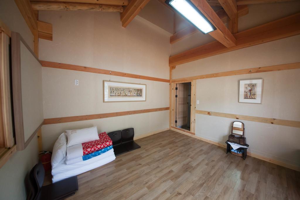 Jiwoo Dang Hotel Csondzsu Kültér fotó