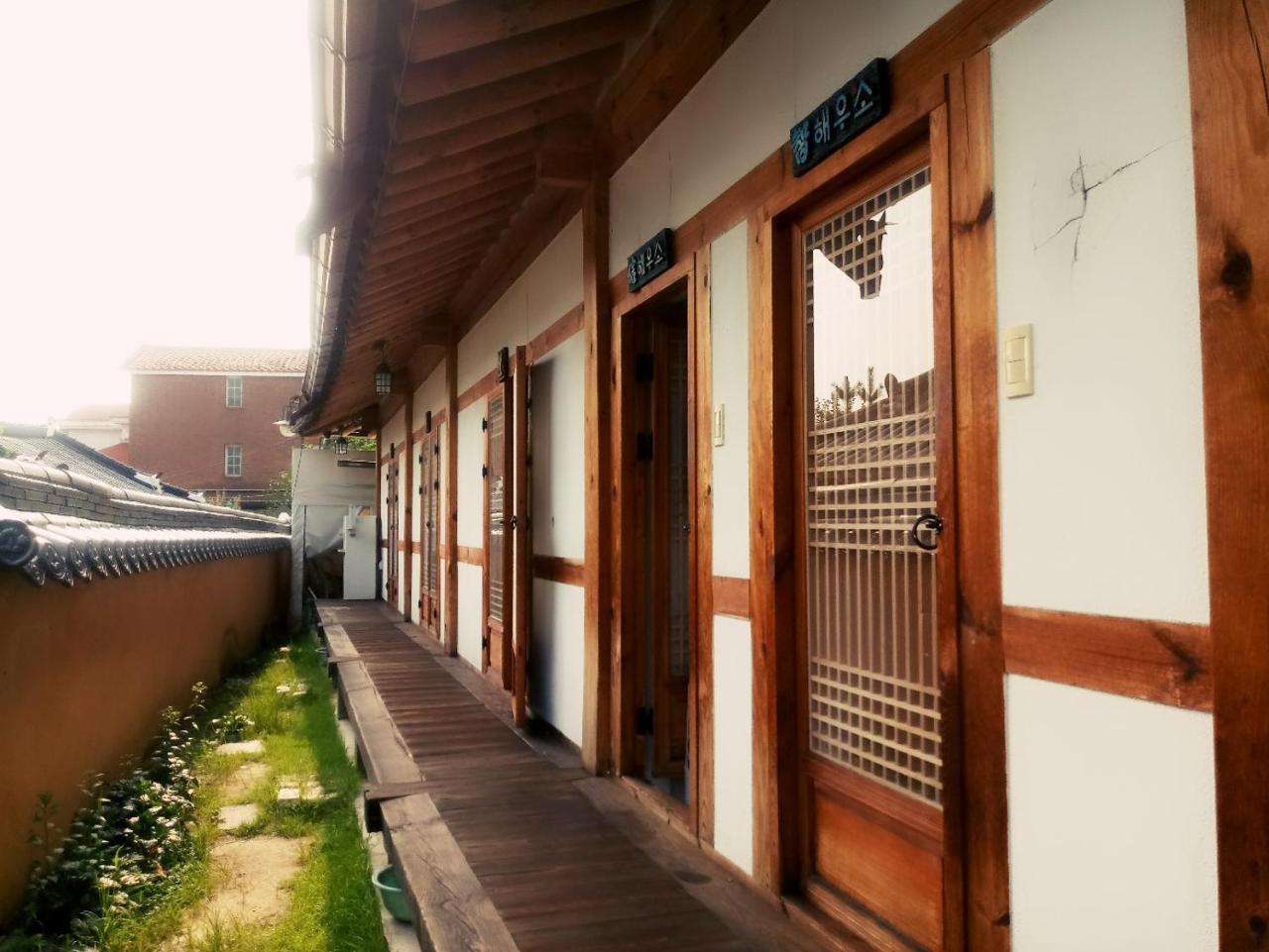 Jiwoo Dang Hotel Csondzsu Kültér fotó
